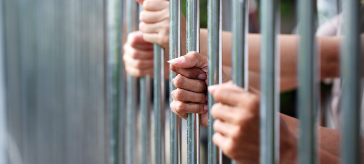 Expertos aseguran que el indulto constituye un mandato constitucional del que, en muchos casos hay que concederlos, aunque en asuntos de droga, violación, trata y tráfico de personas, no se justifica aplciar esta figura.