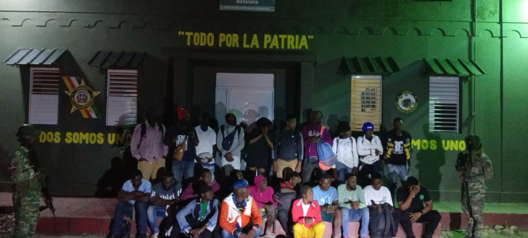Inmigrantes interceptados por el Ejército Dominicano