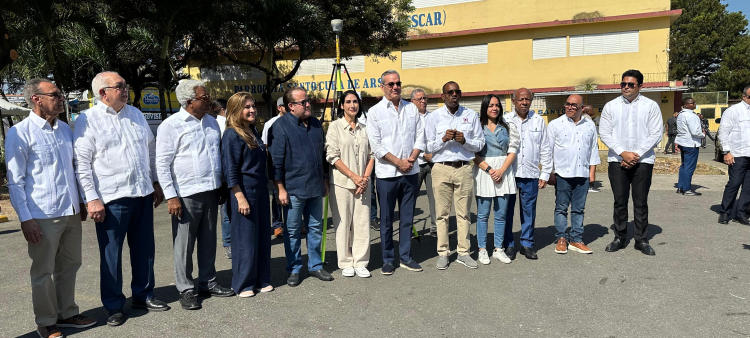 El presidente Luis Abinader, encabezó el acto de lanzamiento del proyecto para la entrega de títulos de propiedad.