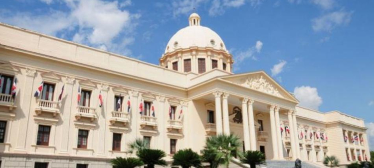 En muchas ocasiones el gobernante designa en determinado cargo a un funcionario sin ningún tipo de vinculación previa con la entidad que dirigirá.