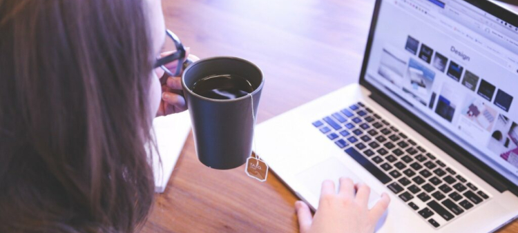 Hoy en día, más gente se informa –¿o desinforma?– por medio de las redes sociales, que de los medios de prensa.