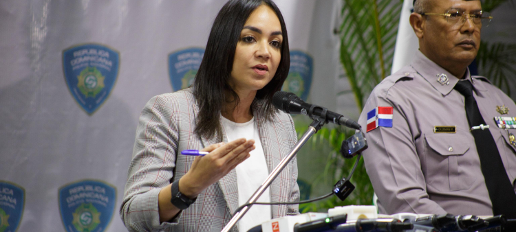 Faride Raful, ministra de Inrterior y Policía, habla en rueda de prensa, tras la reunión semanal del Plan de Seguridad Ciudadana.