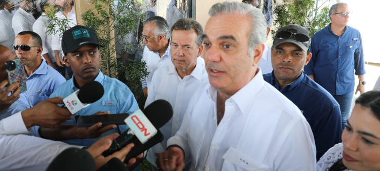 El presidente Luis Abinader llamó a prohibir las actividades proselitistas que han realizado funcionarios del gobierno.