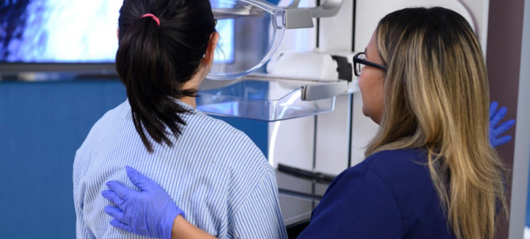 El tejido mamario denso es un factor de riesgo independiente para el cáncer de mama.