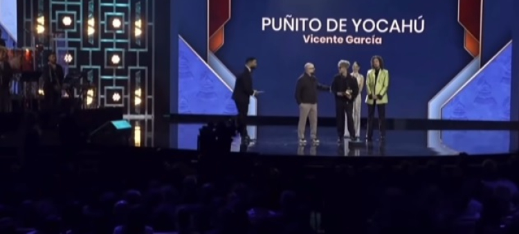 Vicente García, ganador del Latin Grammy en la categoría Mejor Álbum Tropical Contemporáneo por "Puñito de Yocahú".