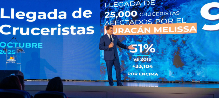 David Collado durante la presentación del informe sobre turismo y los trabajos en la Zona Colonial.