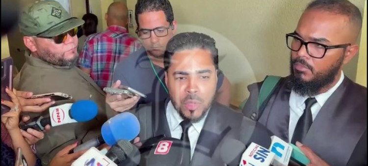 Según el Ministerio Público, “a las 9:44 de la mañana, la víctima se adentra a la piscina, caminando confiada". La piscina se encontraba sin ningún tipo de señalización y al momento en que llega a la mitad de la misma, la menor "se percató de que el nivel de agua era diferente y de inmediato empezó a hundirse y a hacer señas de auxilio con los brazos muestra de que se estaba ahogando".<br /><br />https://listindiario.com/la-republica/justicia/20251209/stephora-joseph-murio-asfixia-mecanica-acuerdo-autopsia_885446.html