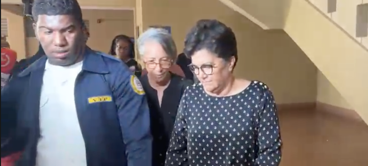 La Fiscalía de Santiago pidió medida de coerción contra cuatro integrantes del equipo directivo y docente del colegio.