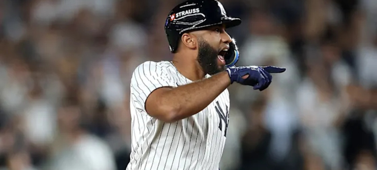 Amed Rosario retorna a los Yankees y será uno de los utilitis.