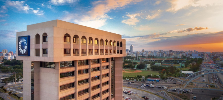 Torre Popular, sede del Banco Popular Dominicano.