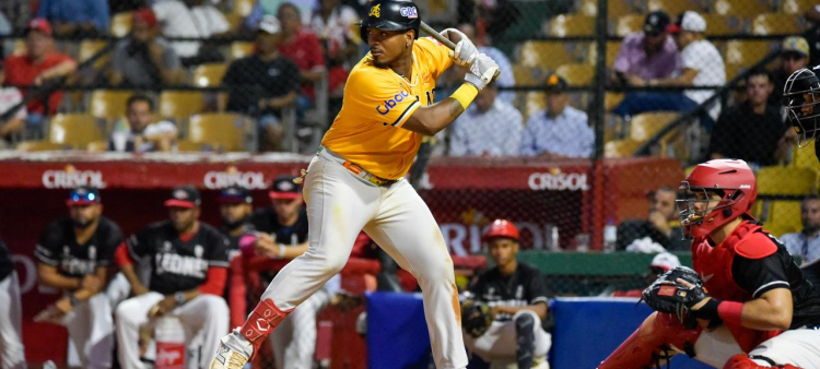 Alberto Rodríguez pegó tres hits, incluyendo un triple, en el triunfo de las Águilas sobre el Escogido.
