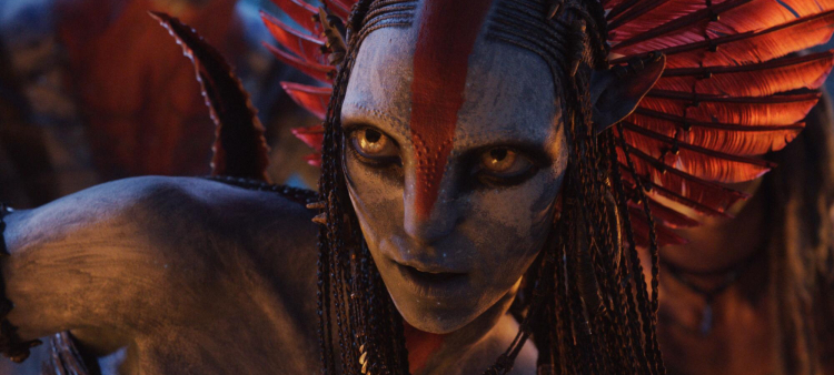 Varang (Oona Chaplin) en una escena de “Avatar: Fire and Ash”. (20th Century Studios)