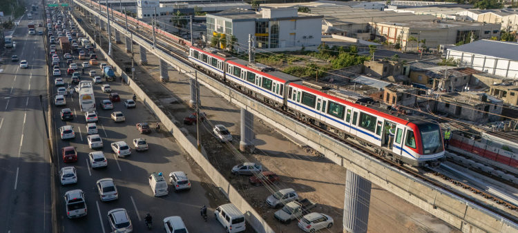 La extensión del Metro de Santo Domingo hacia Los Alcarrizos, denominada “Línea 2C”, estará lista y en funcionamiento en febrero de 2026.