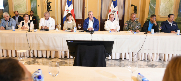 El presidente Luis Abinader declaró emergencia nacional, el 31 de octubre de 2025, para la mitigación de daños causados por la tormenta Melissa en el país.