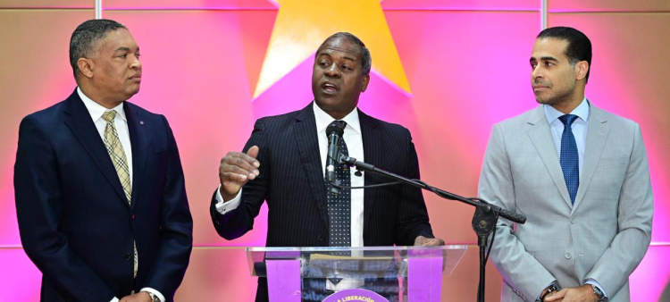 El PLD mencionó de manera específica al Banco Agrícola, Seguro Reservas, Instituto Oncológico Regional del Cibao (IOCR), Instituto Nacional de Bienestar Estudiantil (Inabie) y Ministerio de Educación.