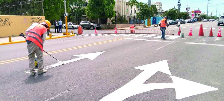 Las autoridades buscan mejorar el tránsito en la ciuidad señalizando las vías.