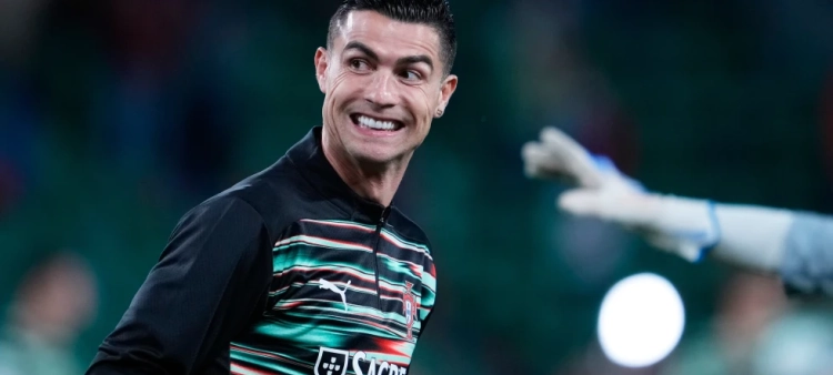 Cristiano Ronaldo previo a un partido contra Hungría en las eliminatorias mundialistas de Europa, el 14 de octubre de 2025, en Lisboa.