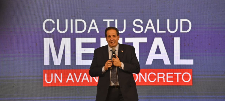 El ministro de Salud Pública, Víctor Atallah.