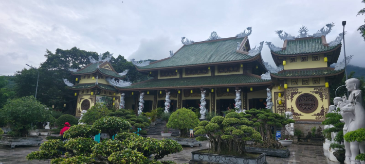 Aquí puedes encontrar desde antiguas y tradicionales calles hasta un moderno dinamismo, una gastronomía deliciosa, y numerosos monumentos históricos y religiosos.