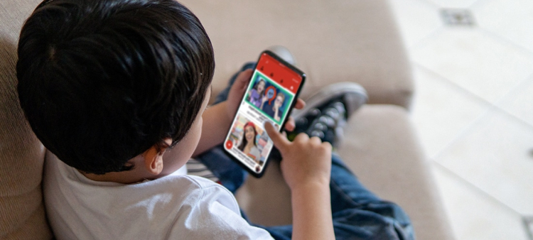 El gremio de profesores plantea que se restrinja el uso de las redes sociales en los dispositivos utilizados por menores de 16 años durante el horario escolar.