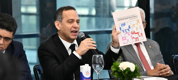 Presidente de la Suprema Corte de Justicia (SCJ), Luis Henry Molina, encabezando un diálogo con diversos sectores de la sociedad en la Ciudad Judicial Santo Domingo Este (SDE).