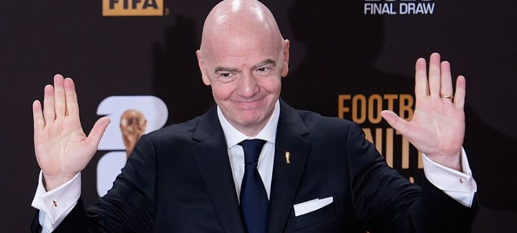 Giannis Infantino firmó a nombre del organismo rector del fútbol que podría hacer que se invirtieran 75 millones de dólares de sus fondos en Gaza