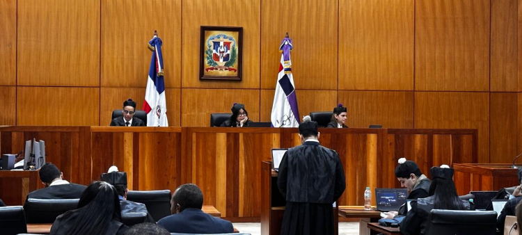 La defensa de Raymer Pastor de los Santos, implicado en el caso Coral, solicitó ante el Primer Tribunal Colegiado del Distrito Nacional una sentencia de absolución total en favor de su defendido.