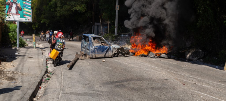 La inseguridad continúa en medio de la creciente violencia de pandillas en la capital de Haití.