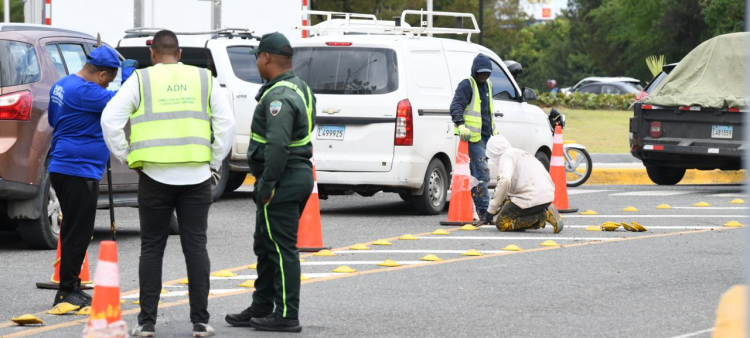 Las autoridades comenzaron el desmonte de los reductores de velocidad en la rotonda de la avenida Los Proceres