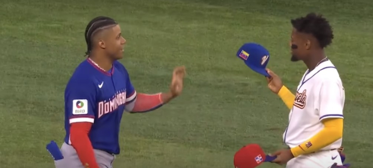 Juan Soto junto a Ronald Acuña Jr en el Clásico Mundial de Béisbol 2026.