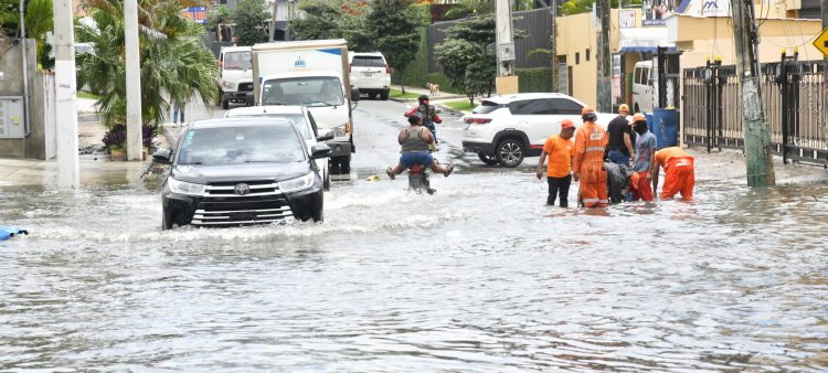 Lluvias afectaron varios sectores del Gran Santo Domingo.