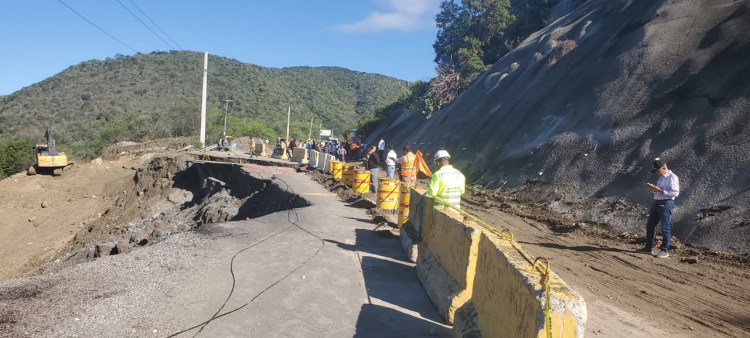 Socavón en San José de Ocoa.