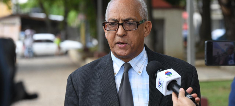 El presidente de la Red Dominicana de Comunicadores y representante de los comunitarios de Villa Mella, Ramón Rosario Cocco