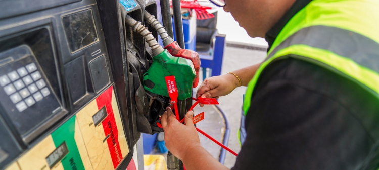 Pruebas de laboratorio demostraron que la gasolina que vendían como premium no cumplía con la calidad mínima requerida.
