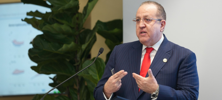Ministro de Hacienda y Economía, Magín Díaz.