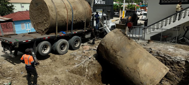 Tanques soterrados de estación clandestina de San Juan.
