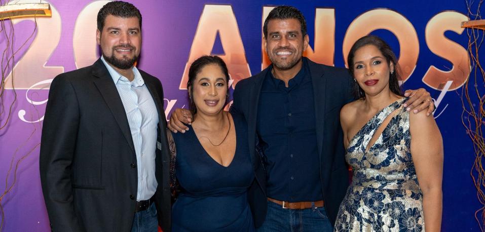 Ángel Reyes, Yordania Medina-Young, Modesto Reyes y Adolfina Taveras.