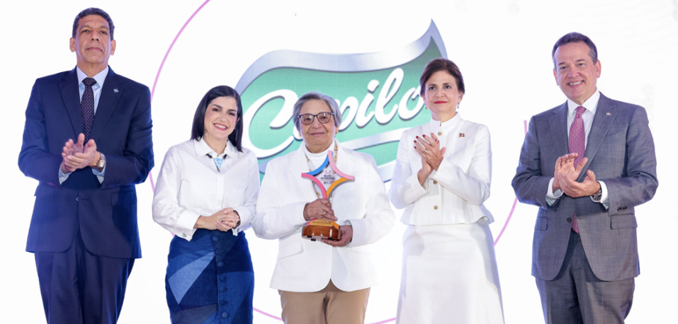 Karel J. Castillo A, Biviana Riveiro, Josefina Pujols de Lomba, Raquel Peña y Víctor "Ito" Bisono.