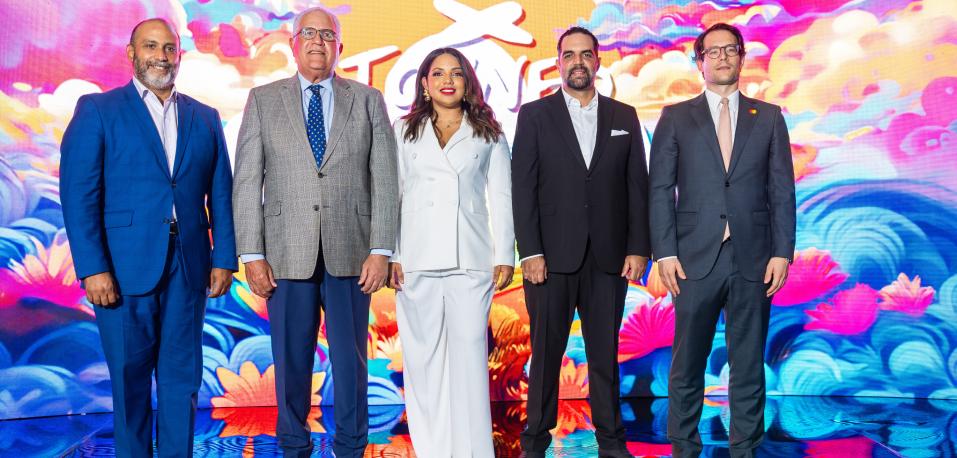 José Alberto Adam, Luis Lembert, Franchesca Páez, Bernardo Then y Tomás Alonso.