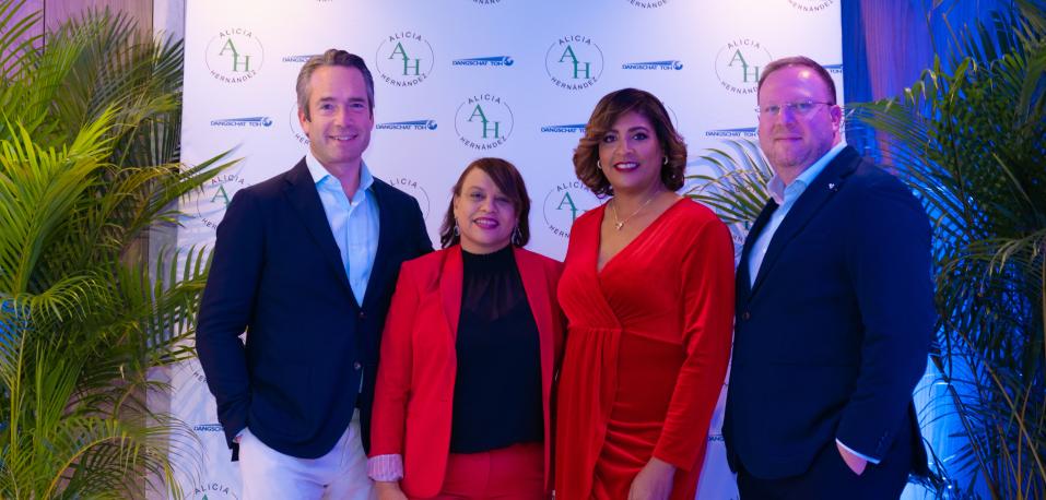 Alexander Metelmann , Glennys Fernández, Alicia Hernández y Boris Stroiakovski.