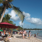 Miles de personas abarrotan playas del litoral Este durante el feriado del Día del Trabajo