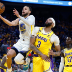 Warriors se apoyan a Curry, Wiggins y Green para sobrevivir ante Lakers
