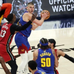 Jokic debuta en grande, Denver supera a Miami 104-93 en el primer partido de las Finales de la NBA