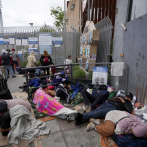 Llegan más migrantes a Tijuana y EE.UU. los recibe a cuentagotas