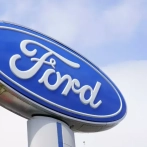 Ford supera expectativas de ganancias pese a costos laborales crecientes