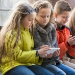 Un pueblo irlandés prohíbe celulares a menores de 12 años