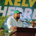 Expelotero Kelvin Herrera presenta candidatura a la alcaldía de Tenares
