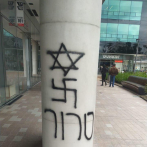 Pintan símbolos nazis en la Embajada de Israel en Bogotá