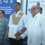 Marlon Martínez y otros miles de reclusos se gradúan de cursos de Infotep