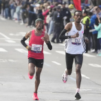 Tola establece nueva marca en el Maratón de Nueva York; Obiri triunfa en la rama femenina